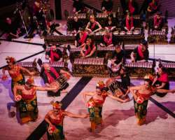 It is not only suitable for Western classical but also ideal for Balinese gamelan performances.